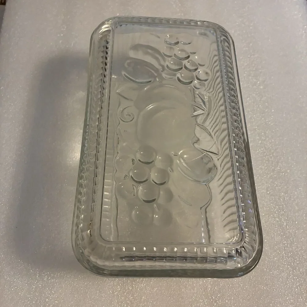 Vintage Clear Refrigerator Dish W/ Fruit Lid. Has 1 Chip On Rim. See Pics. 1950s